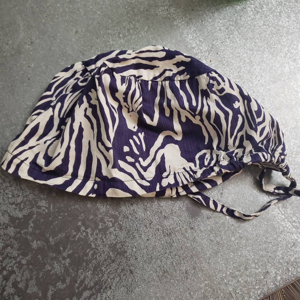 Lilly Pulitzer surgical cap tie back in pristine condition
